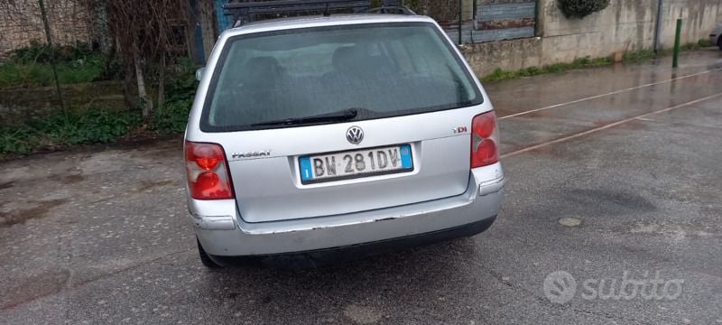 Usata VW Passat 130 CV (95 kW) 2001 Grigio Station wagon