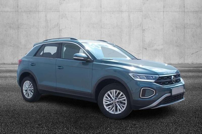 Usata VW T-Roc Life 116 CV (85 kW) 2024 Blu/azzurro SUV
