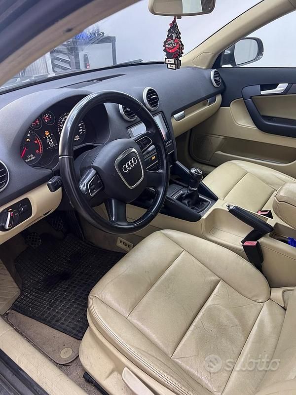 Usata Audi A3 Young 90 CV (66 kW) 2012 Grigio Berlina