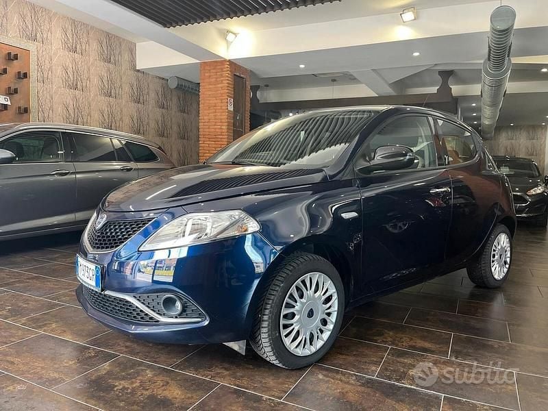 Blu Usata 2017 Lancia Ypsilon Gold Due volumi | 7500 € (Buon prezzo) - Immagine 1/4