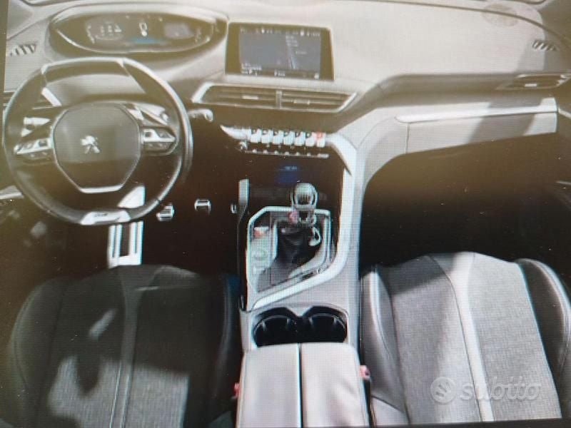 Usata Peugeot 5008 GT-line 131 CV (96 kW) 2019 Grigio SUV