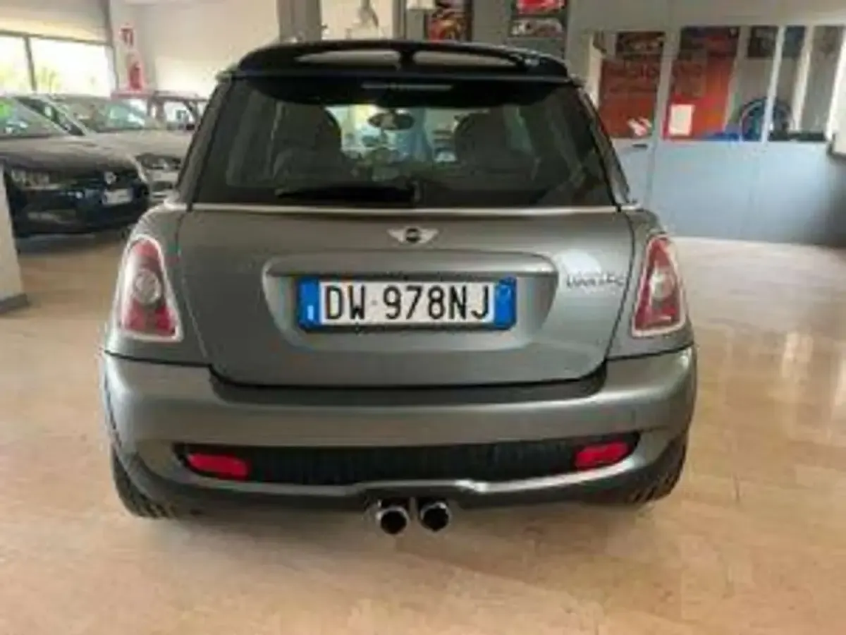Usata Mini Cooper S 174 CV (127 kW) 2009 Grigio Utilitaria