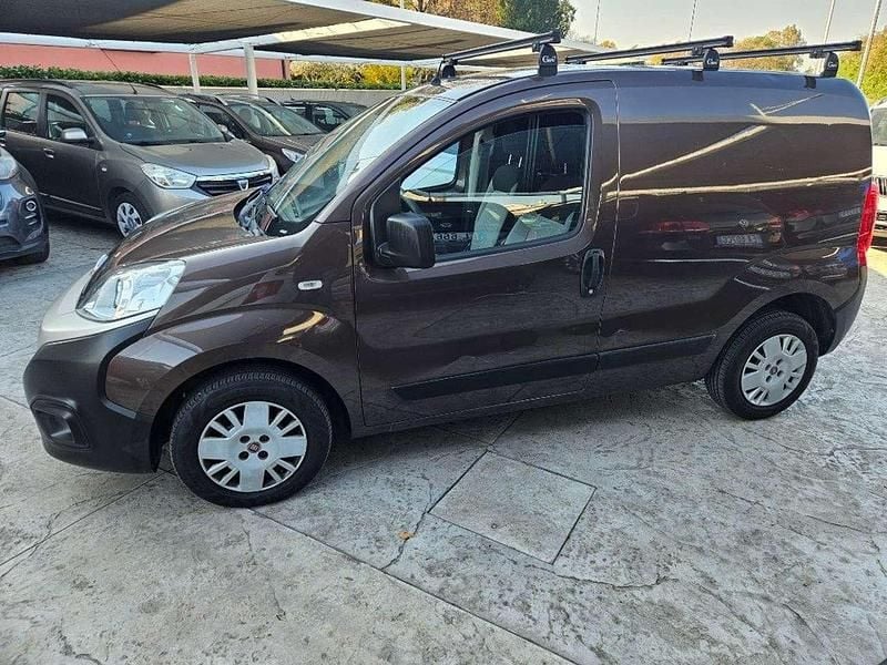 Usata Fiat Fiorino 80 CV (58 kW) 2017 Marrone metallizzato Monovolume