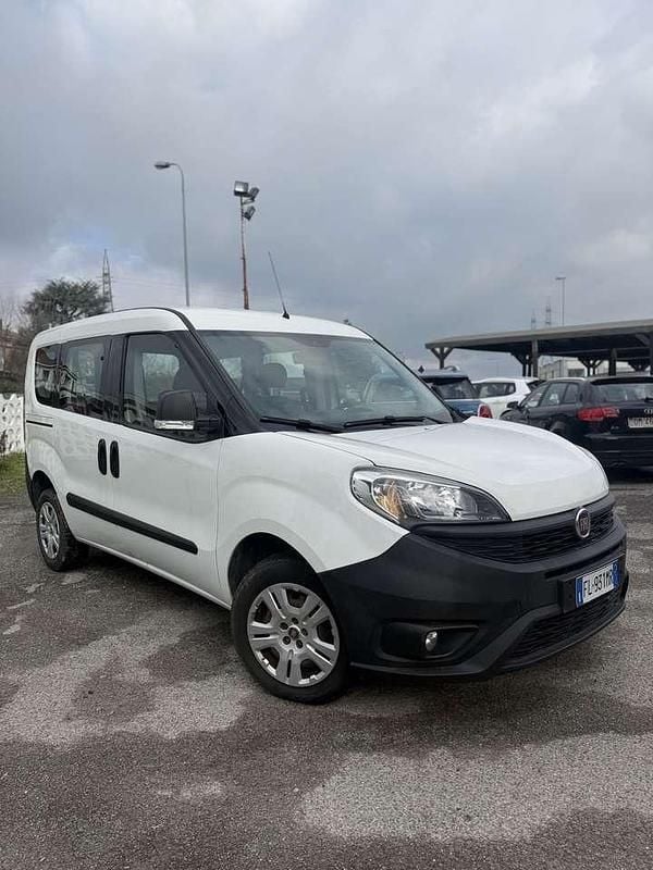 Usata Fiat Doblò Easy 95 CV (69 kW) 2018 Bianco Monovolume
