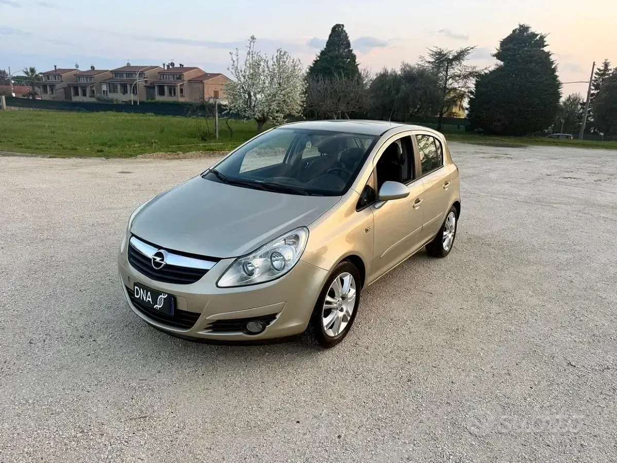 Usado Opel Corsa 80 HP (58 kW) 2009 Amarelo Citadino