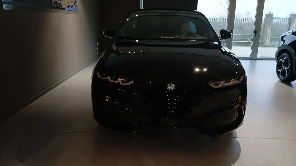 Nuova Alfa Romeo Tonale Veloce 175 CV (128 kW) 2026 Nero SUV