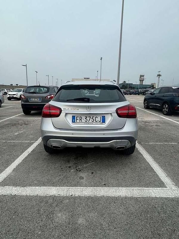 Usata Mercedes GLA200 136 CV (100 kW) 2017 Other SUV