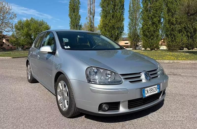 Usata VW Golf IV 2004 Grigio Utilitaria