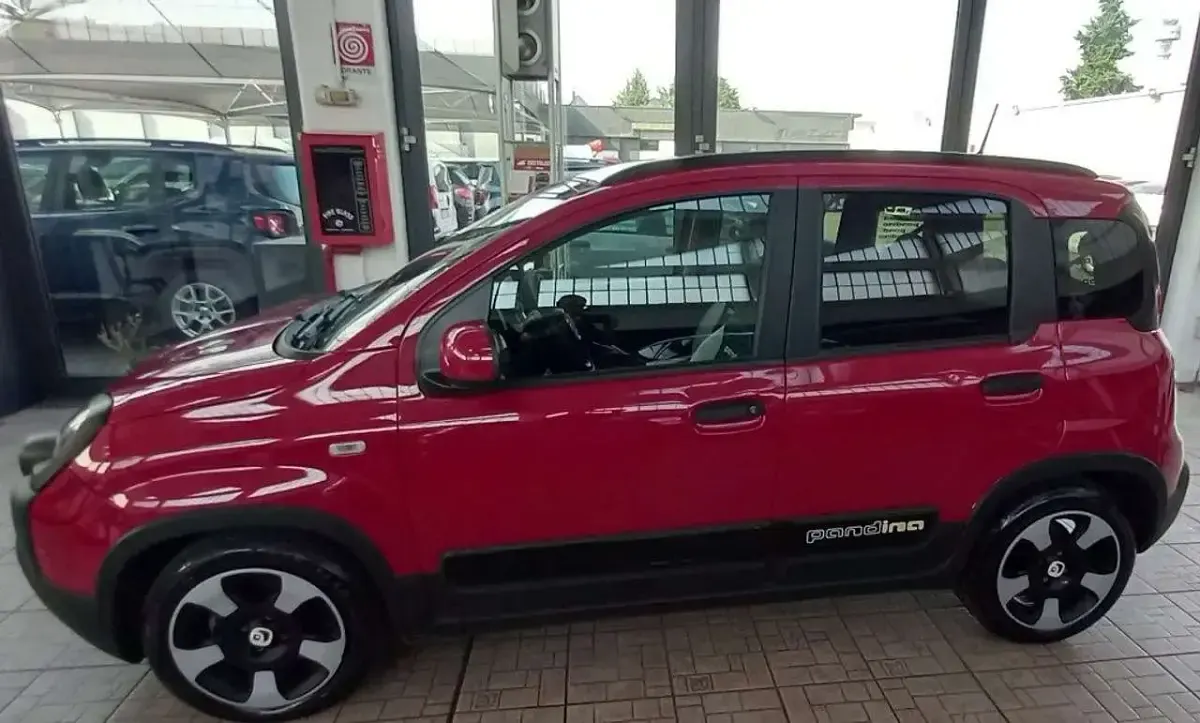 Usata Fiat Panda Cross Cross 69 CV (50 kW) 2025 Rosso Utilitaria