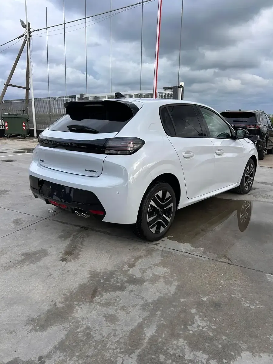 Nuova Peugeot 208 Allure 135 CV (99 kW) 2025 Bianco Utilitaria