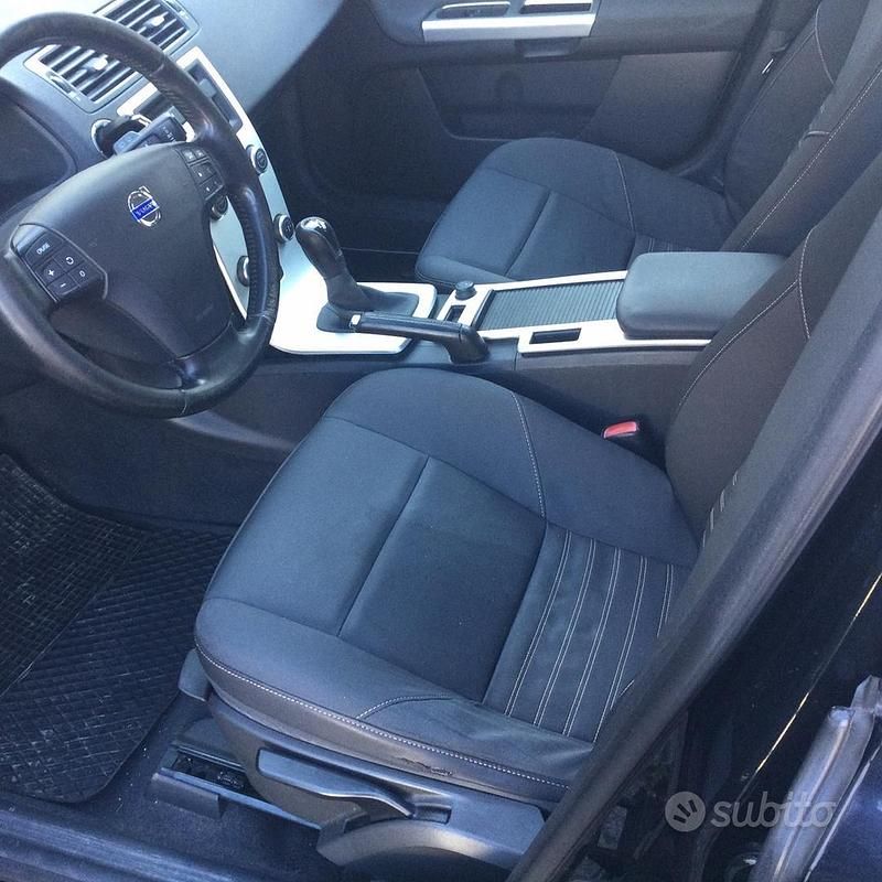 Usata Volvo V50 109 CV (80 kW) 2012 Nero Station wagon