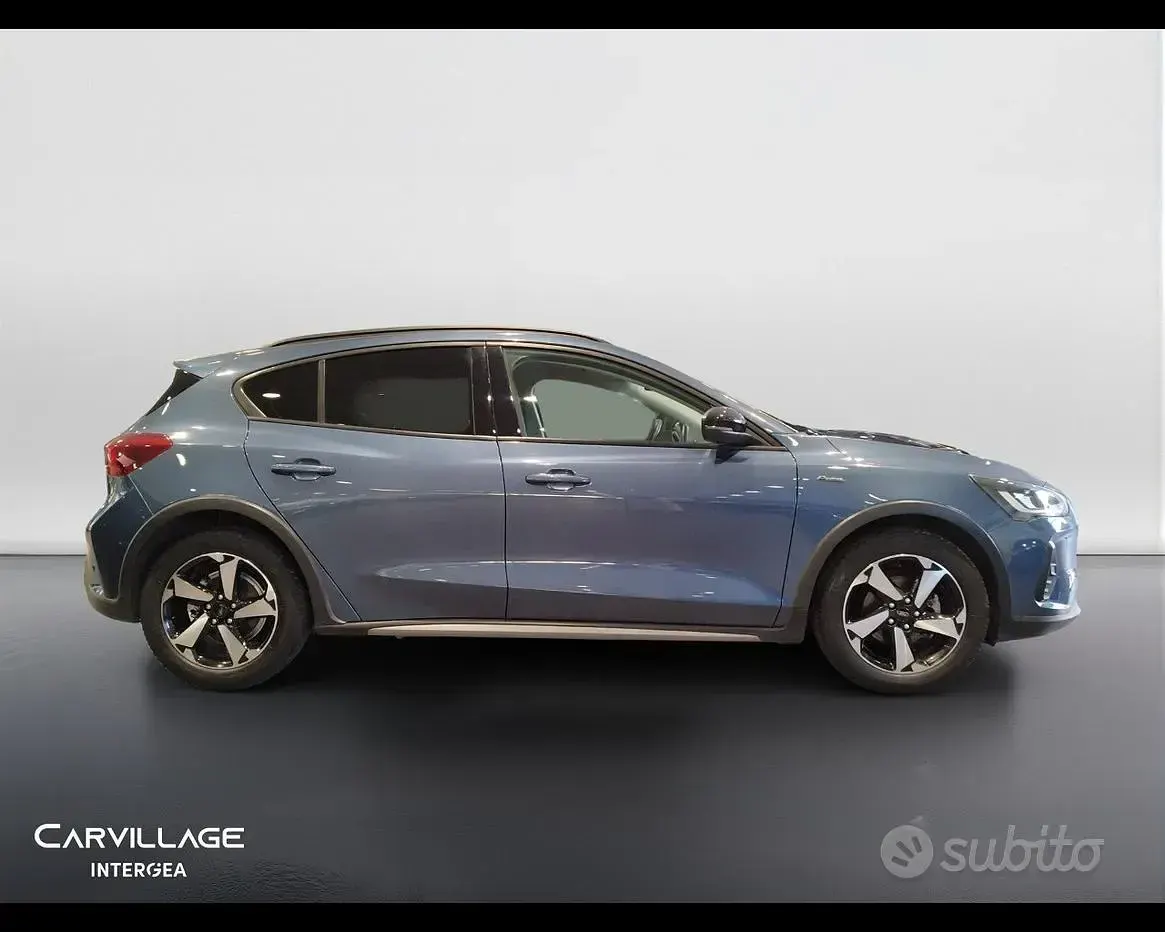 Usata Ford Focus Active 125 CV (91 kW) 2023 Blu SUV