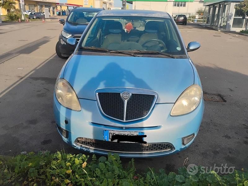 Blu Usata 2008 Lancia Ypsilon Due volumi | 2350 € - Immagine 1/4