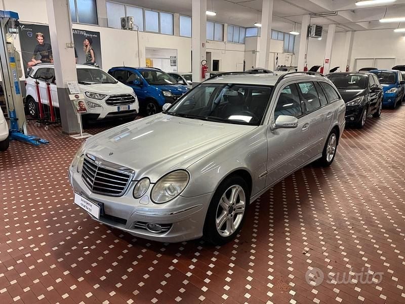 Grigio Usata 2007 Mercedes E320 Avantgarde Station wagon | 3600 € (Super prezzo) - Immagine 1/4