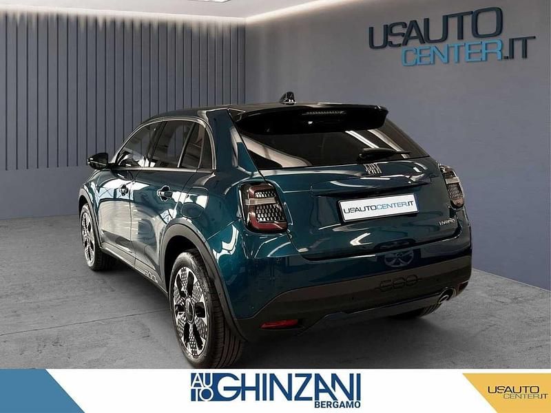 Usata Fiat 600 La Prima 110 CV (80 kW) 2025 Blu/azzurro SUV