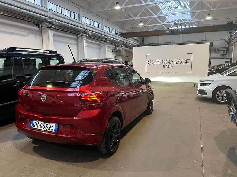 Usata Dacia Sandero Essentiel 91 CV (66 kW) 2022 Rosso Berlina
