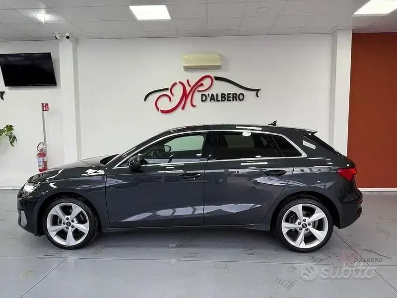 Usata Audi A3 S-Line 150 CV (110 kW) 2022 Grigio Berlina