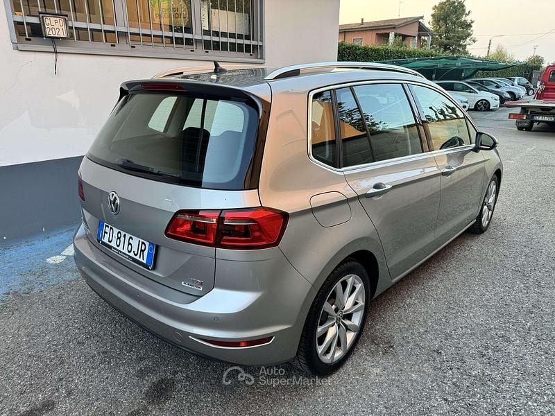 Usata VW Golf Sportsvan Highline 110 CV (80 kW) 2016 Grigio Monovolume