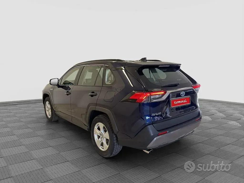 Second-hand Toyota RAV4 Hybrid 178 CP (130 kW) 2021 Albastru SUV