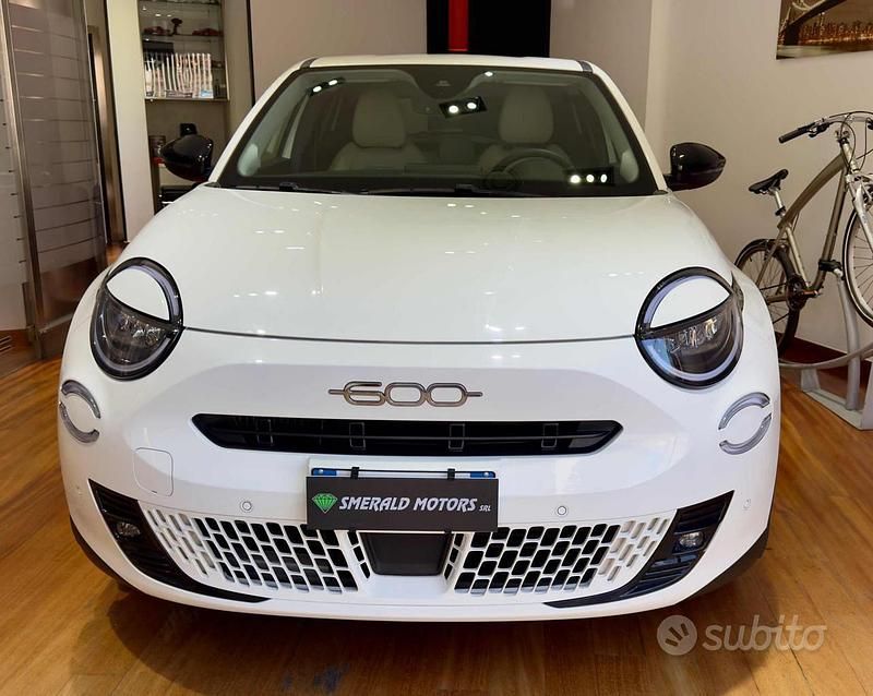 Occasion Fiat 600 La Prima 110 ch (80 kW) 2025 Blanc SUV