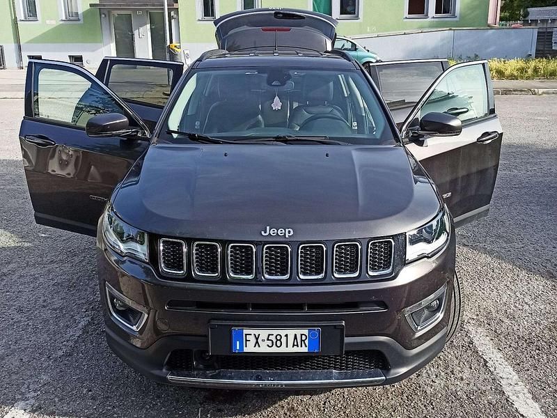 Usata Jeep Compass Limited 140 CV (102 kW) 2019 Grigio SUV