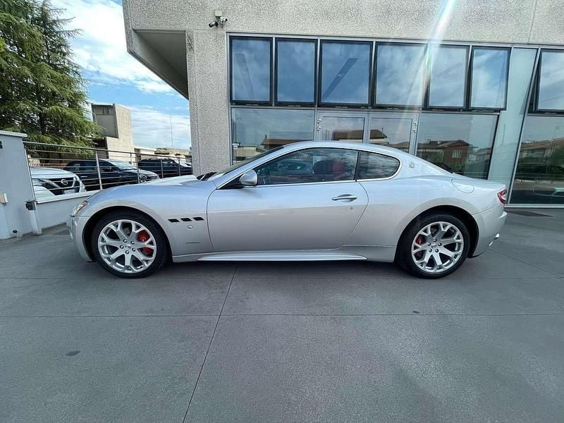 Usata Maserati Granturismo 405 CV (297 kW) 2008 Argento Coupé