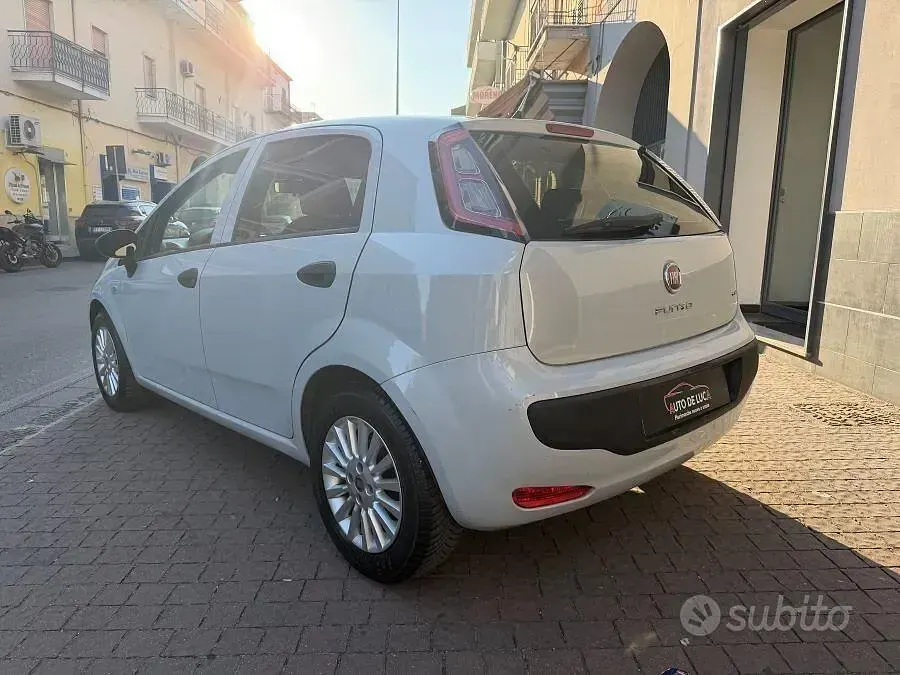 Usata Fiat Punto Evo Dynamic 75 CV (55 kW) 2011 Grigio Utilitaria