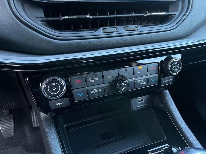 Usata Jeep Compass 131 CV (96 kW) 2024 Bianco SUV