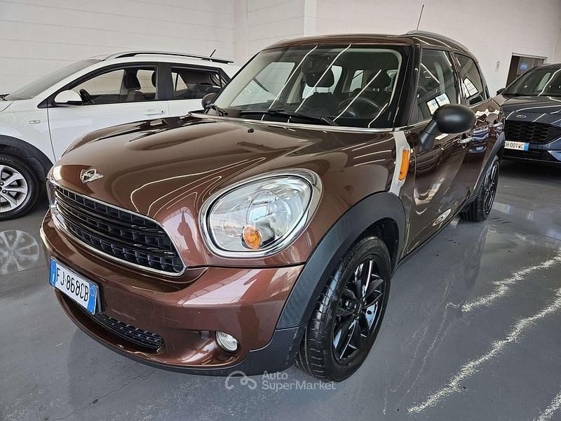 Usata Mini One Countryman Business 90 CV (66 kW) 2014 Marrone SUV