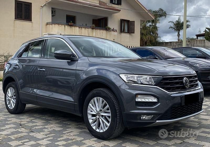 Usata VW T-Roc Business 150 CV (110 kW) 2022 Grigio SUV