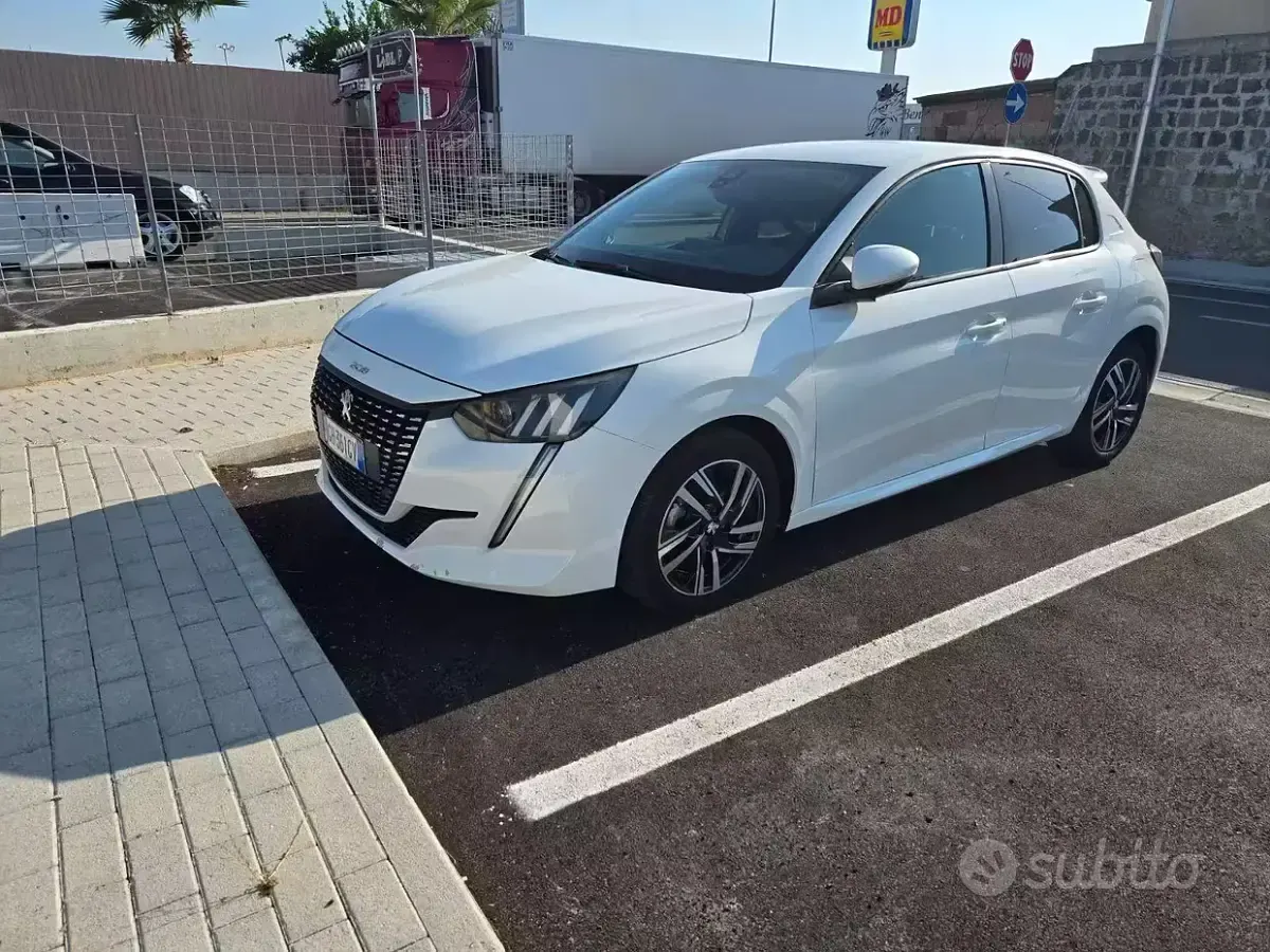 Usata Peugeot 208 101 CV (74 kW) 2022 Bianco Utilitaria