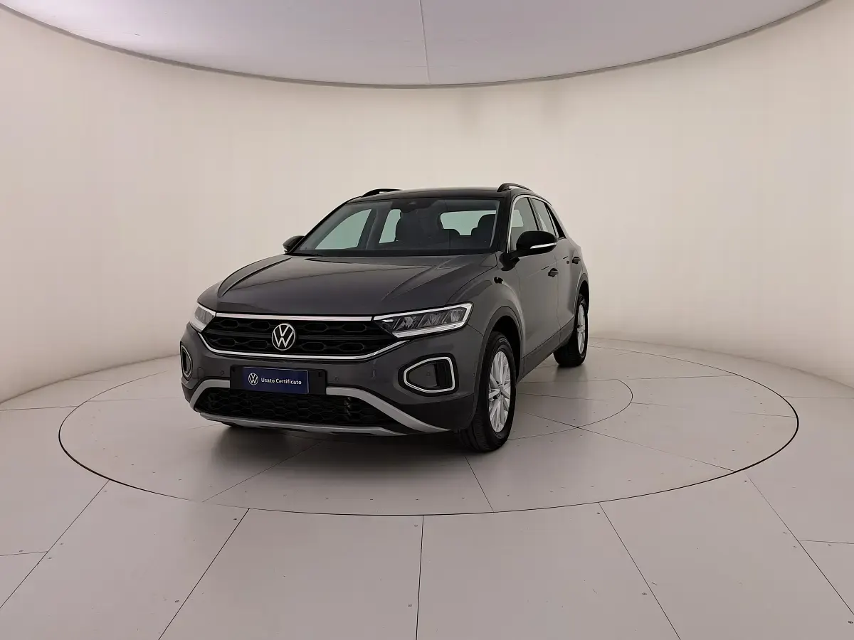 Usata VW T-Roc Life 150 CV (110 kW) 2025 Indium grey metallizzato nero SUV