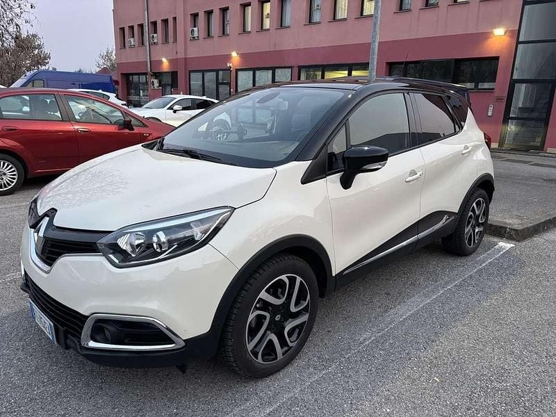 Usata Renault Captur Intens 110 CV (80 kW) 2016 Beige SUV
