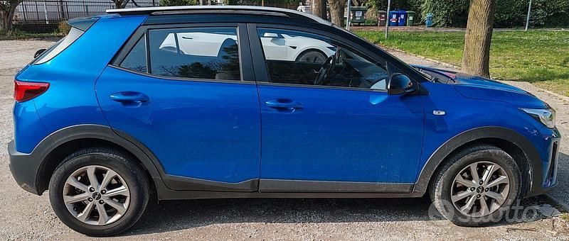Usata Kia Stonic Urban 84 CV (61 kW) 2021 Blu SUV