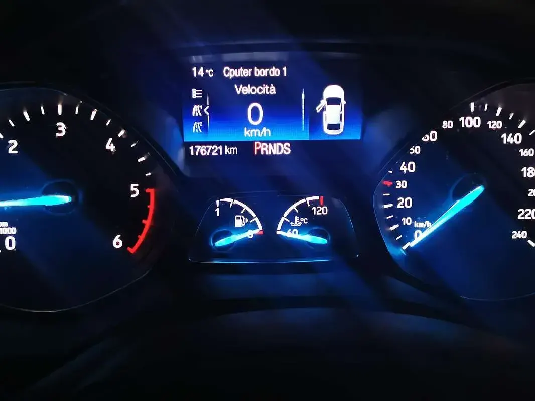 Usata Ford Kuga 150 CV (110 kW) 2017 Nero SUV