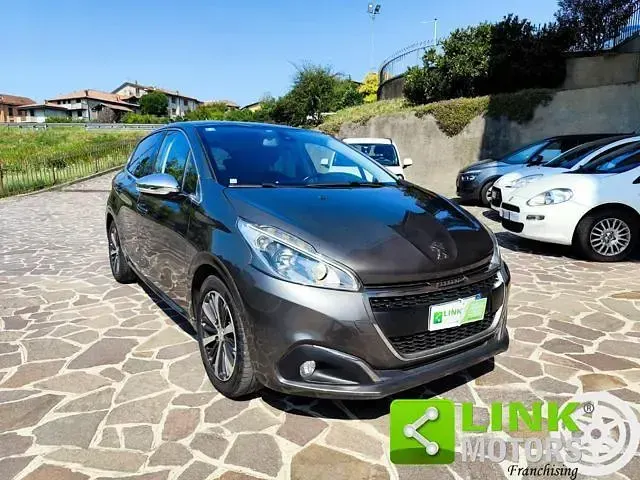 Usata Peugeot 208 Allure 82 CV (60 kW) 2018 Grigio Utilitaria