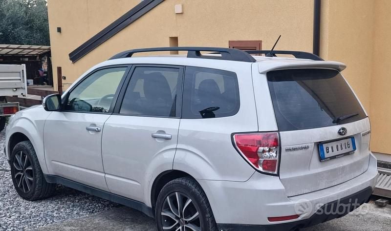 Bianco Usata 2012 Subaru Forester SUV | 7000 € (Cara) - Immagine 1/4