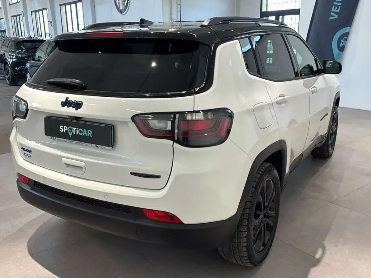 Usata Jeep Compass Night Eagle 190 CV (139 kW) 2022 Bianco SUV