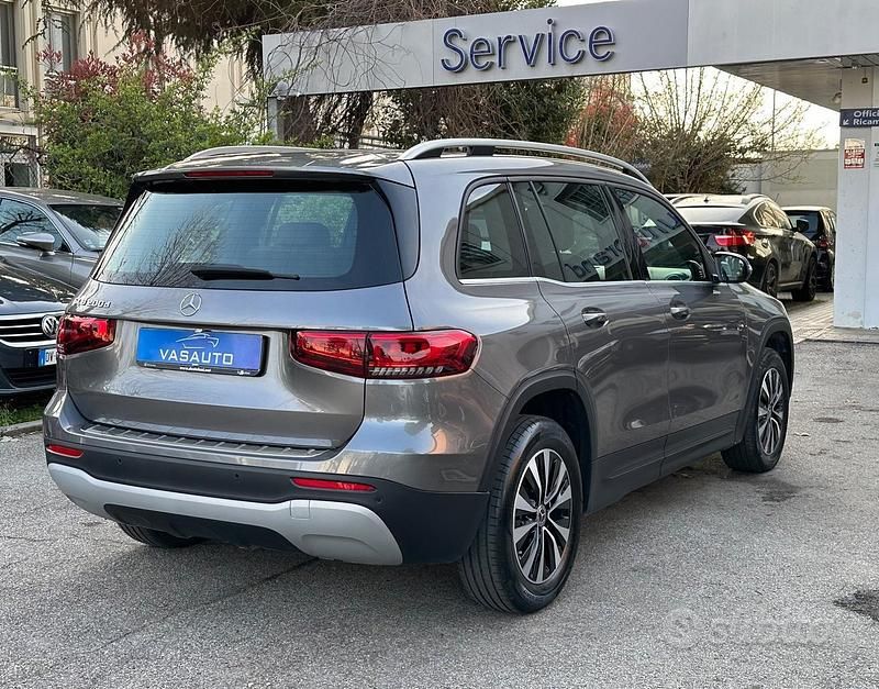 Usata Mercedes GLB200 150 CV (110 kW) 2022 Grigio SUV