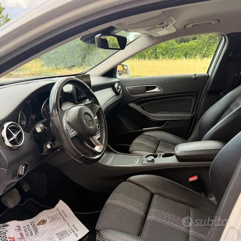 Usata Mercedes GLA200 136 CV (100 kW) 2018 Grigio SUV