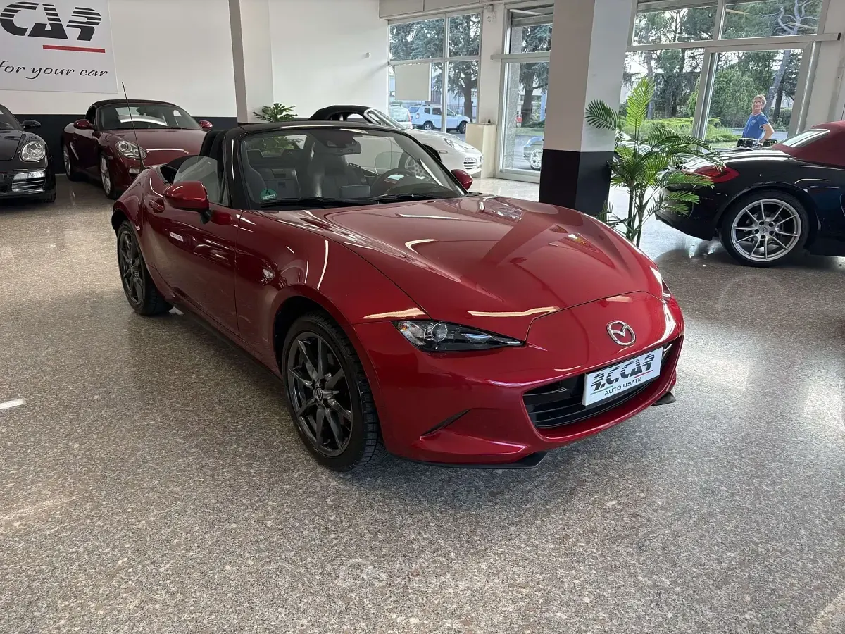 Usata Mazda MX5 Inclusive 160 CV (117 kW) 2018 Rosso Cabrio