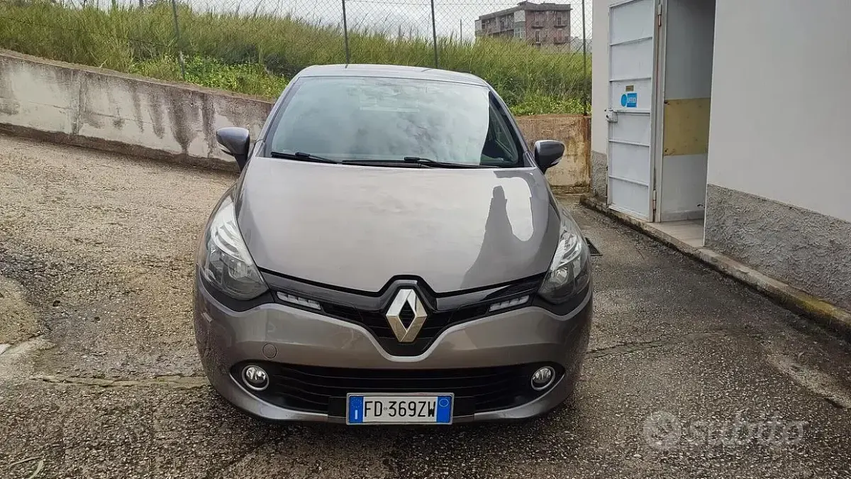 Second-hand Renault Clio IV Life 75 CP (55 kW) 2016 Gri Berlinǎ