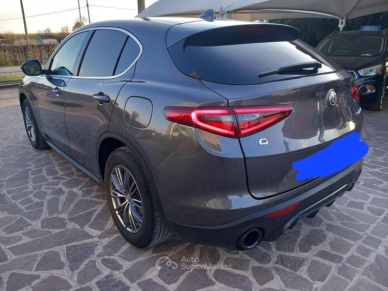 Usata Alfa Romeo Stelvio Executive 210 CV (154 kW) 2018 Gray SUV