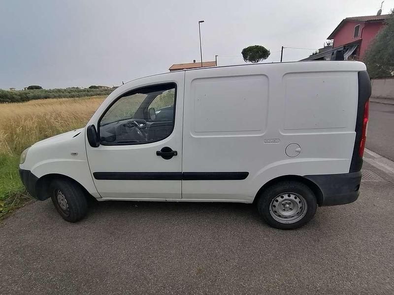 Usata Fiat Doblò Active 103 CV (75 kW) 2009 Bianco Monovolume