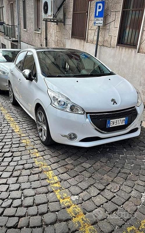 Usata Peugeot 208 115 CV (84 kW) 2012 Bianco Utilitaria