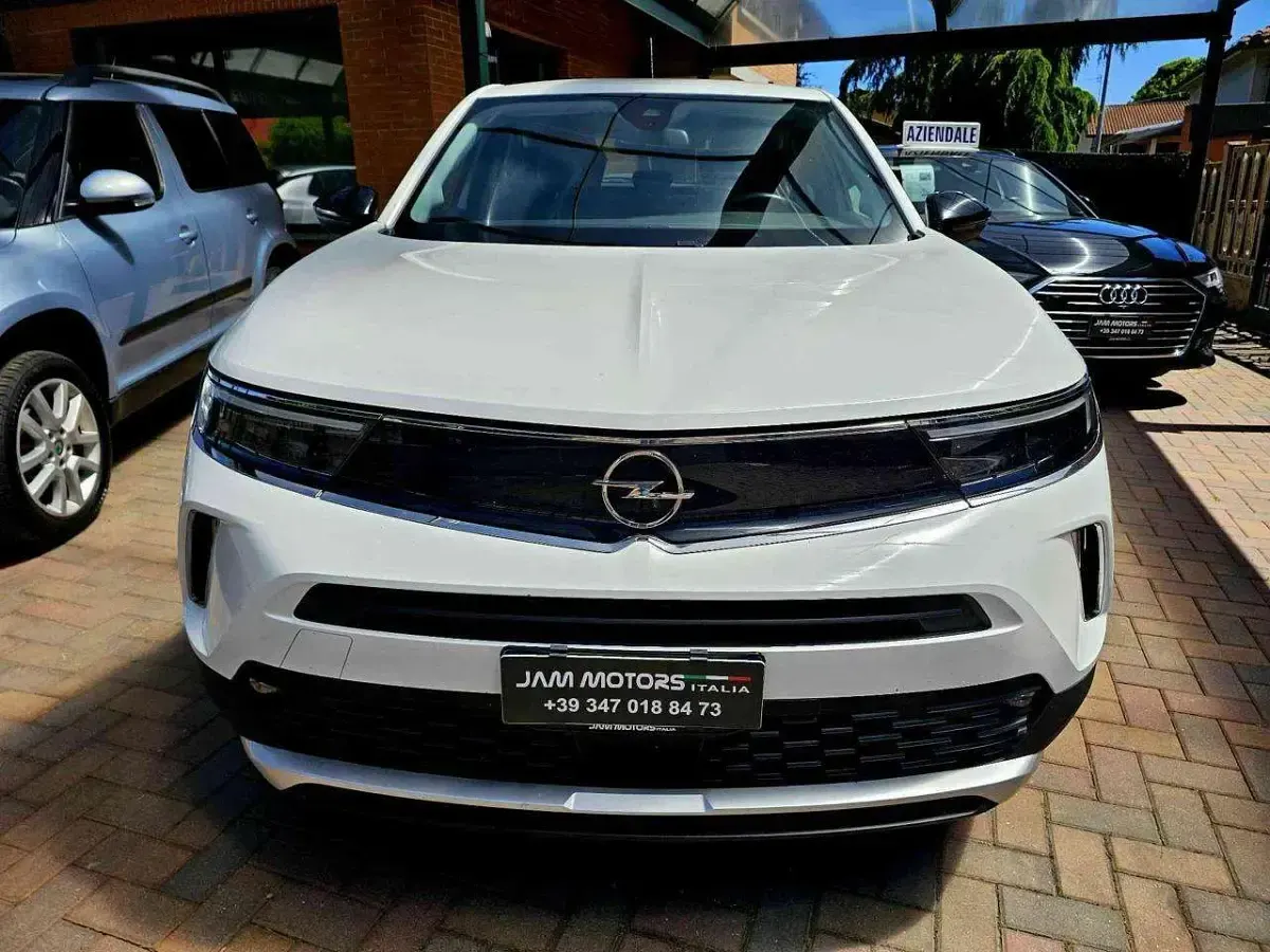 Usata Opel Mokka-e Elegance 100 kW (136 CV) 2022 Bianco SUV