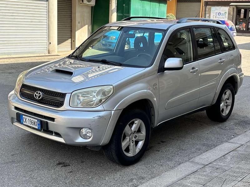 Grigio Usata 2004 Toyota RAV4 Sol SUV | 4000 € (Buon prezzo) - Immagine 1/4