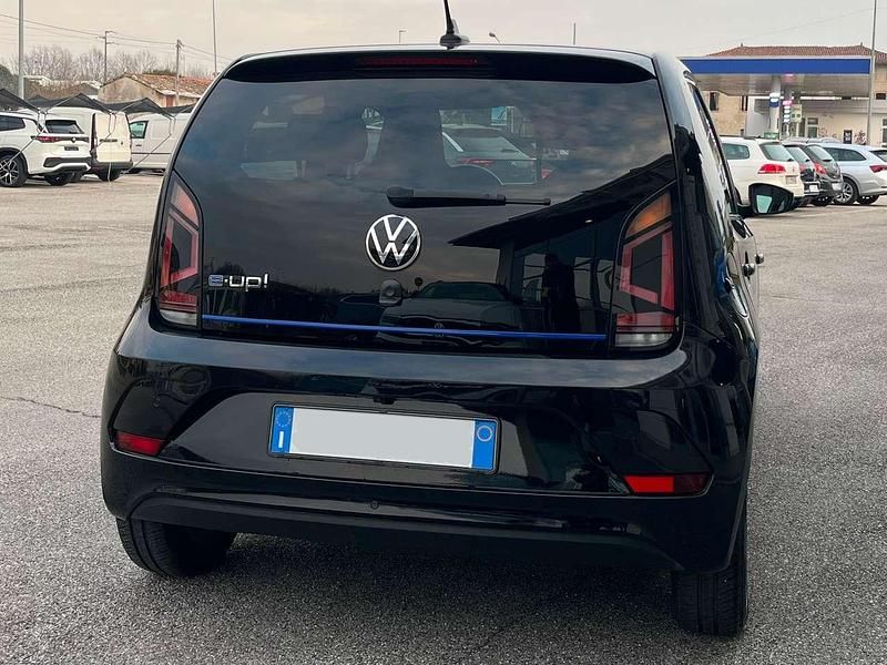 Usata VW e-up! 61 kW (83 CV) 2020 Nero perla Utilitaria
