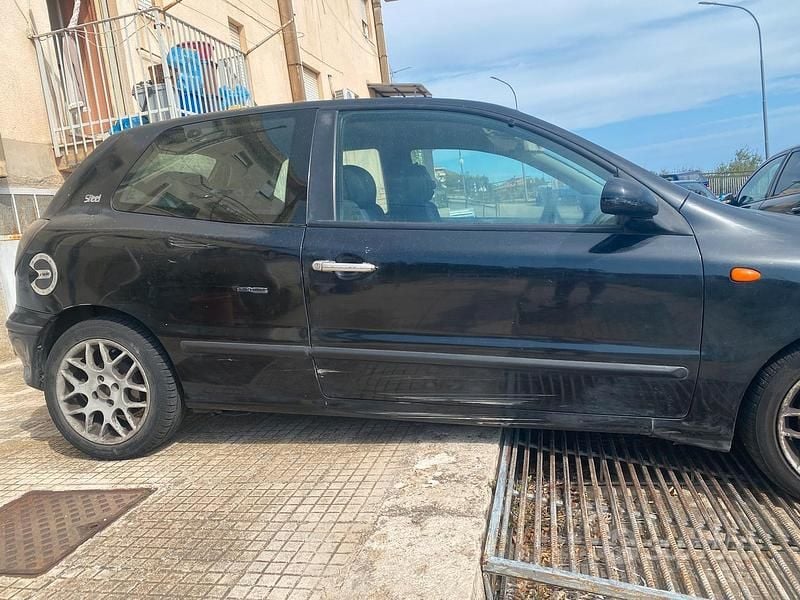 Usata Fiat Bravo 105 CV (77 kW) 1999 Nero Utilitaria