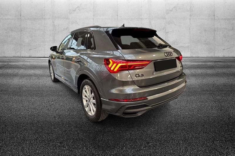 Usata Audi Q3 S-Line 150 CV (110 kW) 2023 Grigio metallizzato SUV